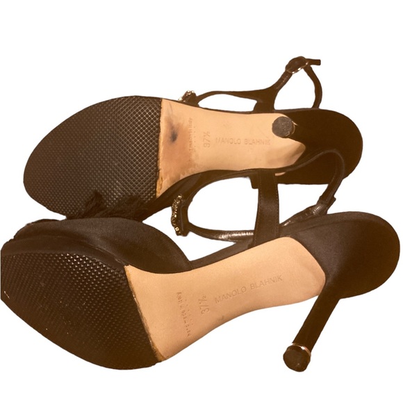 Manolo Blahnik Strap Sandals With Hangisi Buckle & fringe feathers - Picture 5 of 8